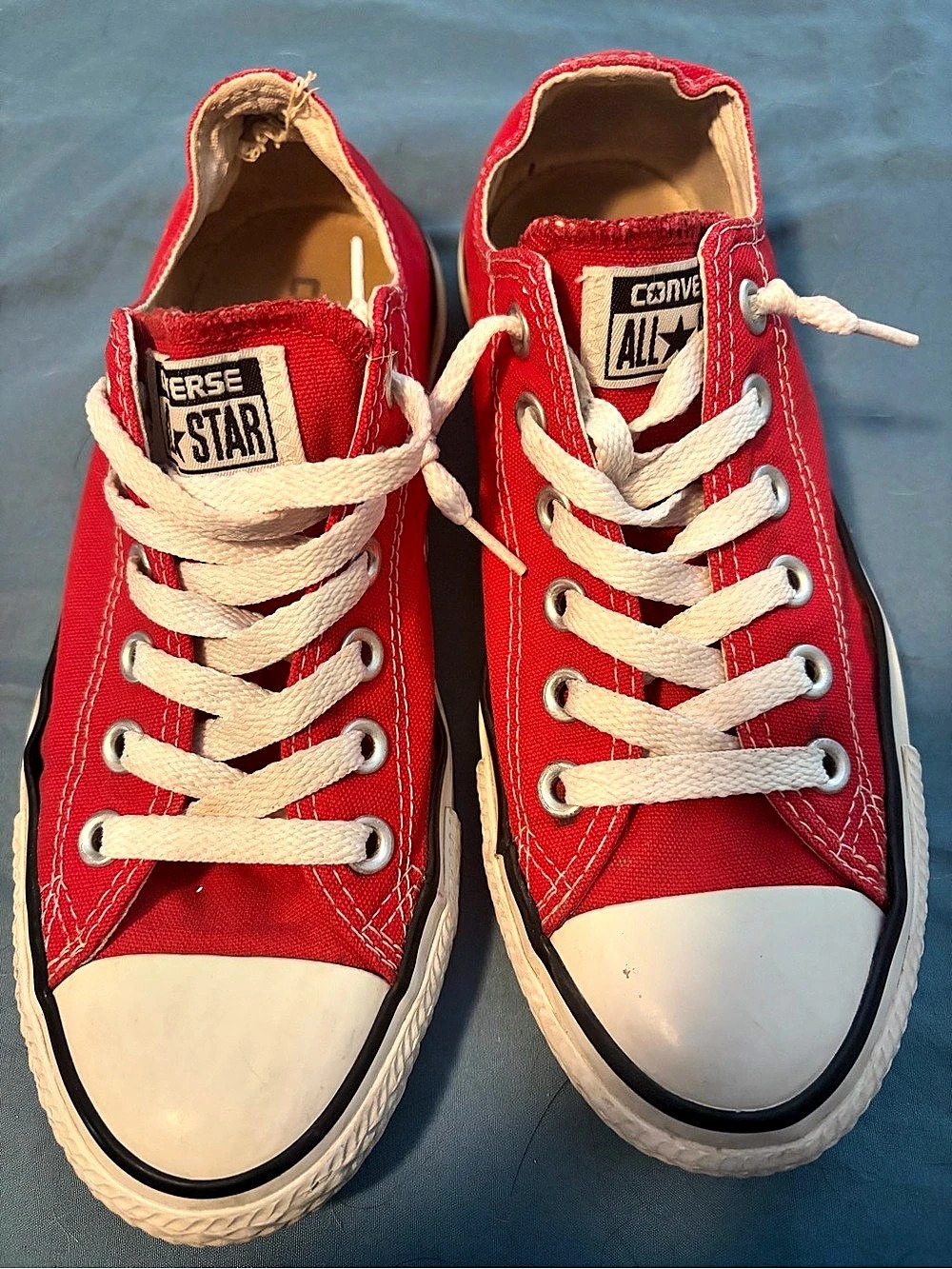 Converse Chuck Taylor All Star Red Low Top Sneakers Women’s 7 Men’s 5